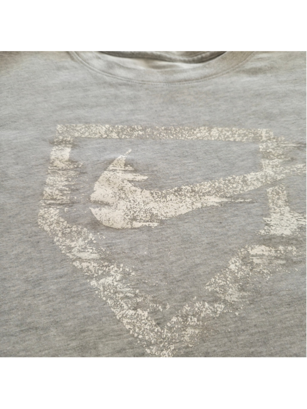 Nike Dri-FIT Tee XXL Gray Distressed Swoosh Y2K Streetwear Athletic Graphic Shir